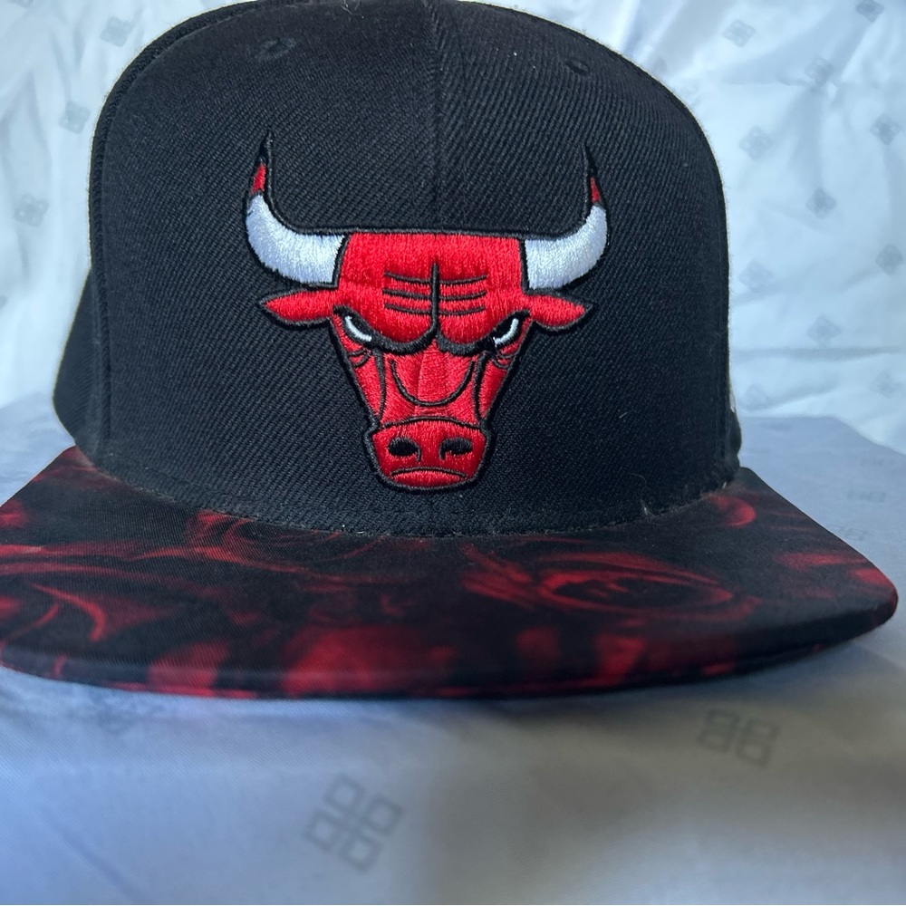 Adidas Chicago bull snapback ( Derrick Rose #1)
